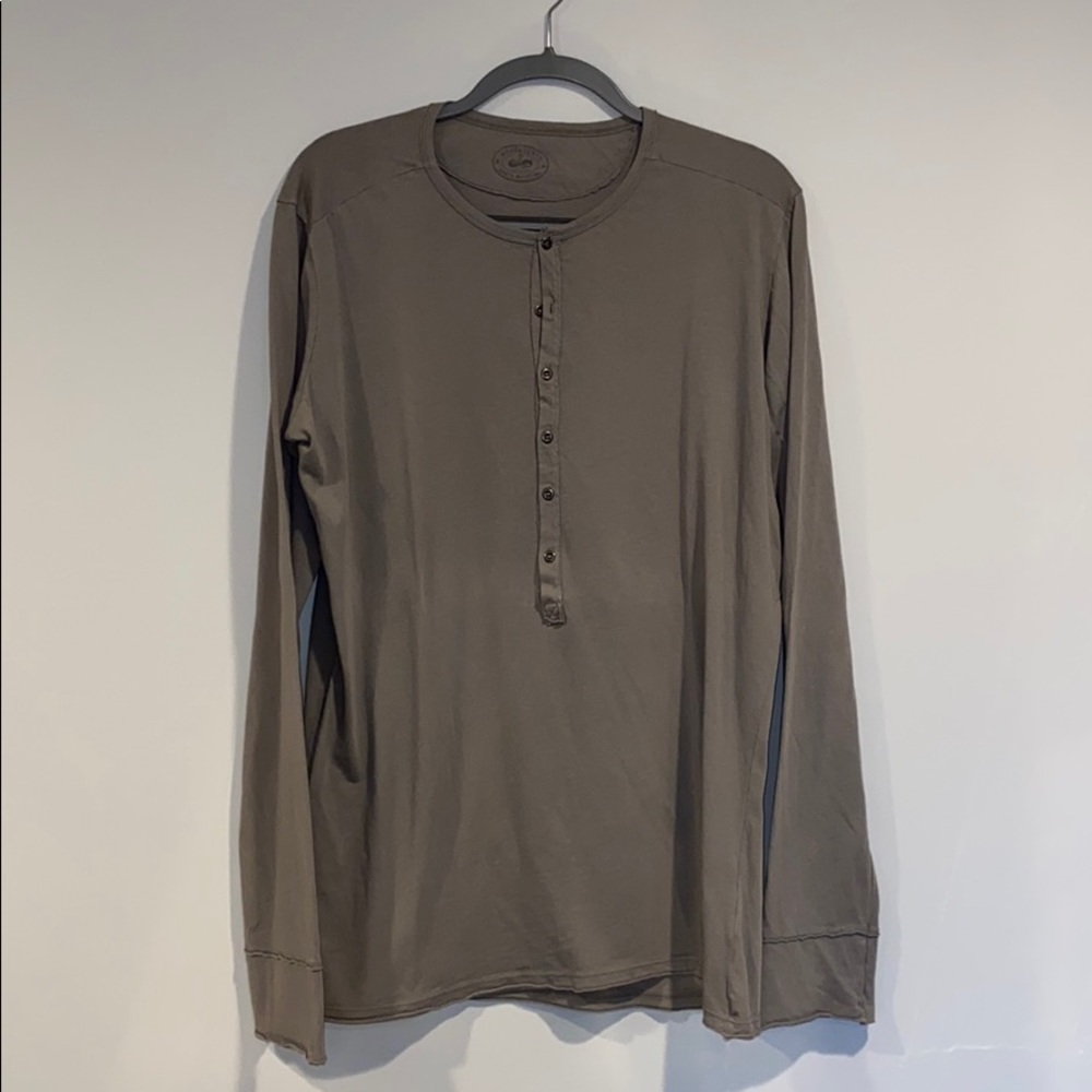 Men’s long sleeve